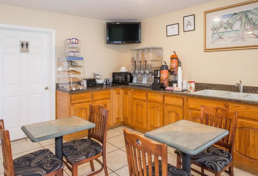 Отель Knights Inn Grenada Ms