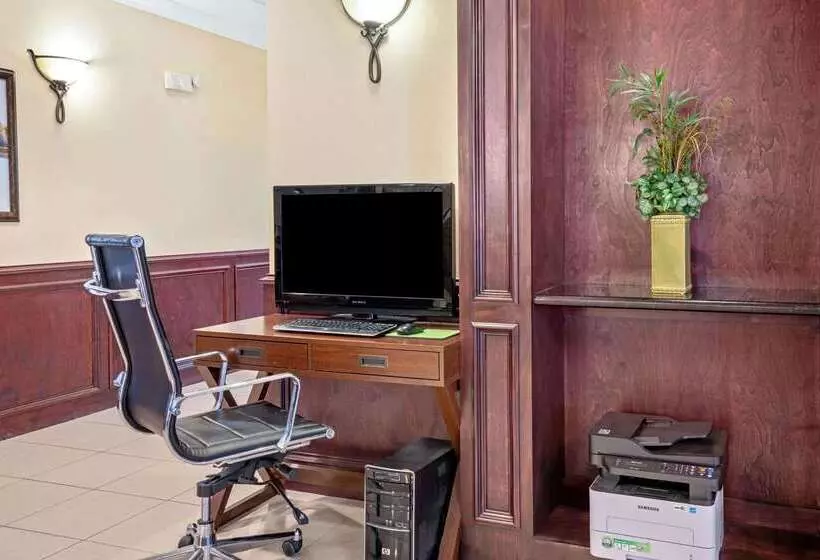 酒店 La Quinta By Wyndham Houston Magnolia