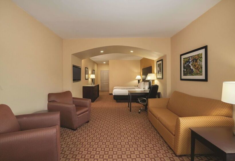 酒店 Comfort Inn & Suites Verona At Turning Stone Resort Casino