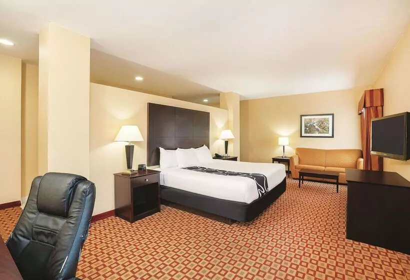 Hotel Comfort Inn & Suites Verona At Turning Stone Resort Casino