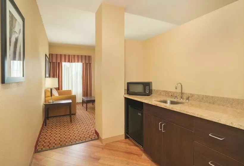 Hotel Comfort Inn & Suites Verona At Turning Stone Resort Casino