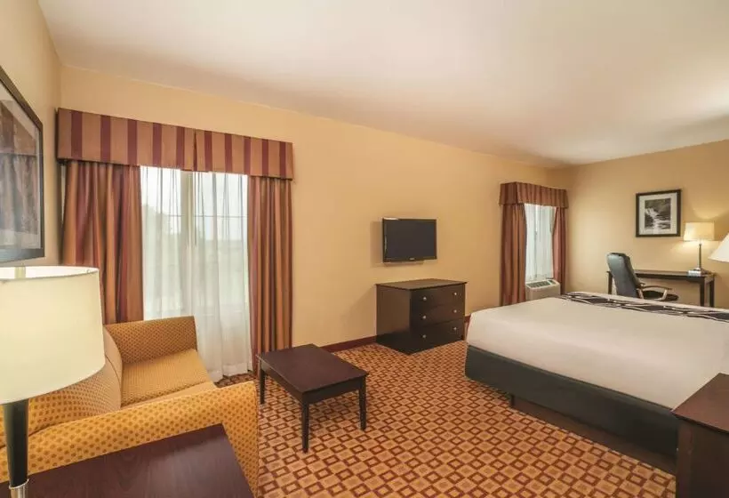 Hotel Comfort Inn & Suites Verona At Turning Stone Resort Casino