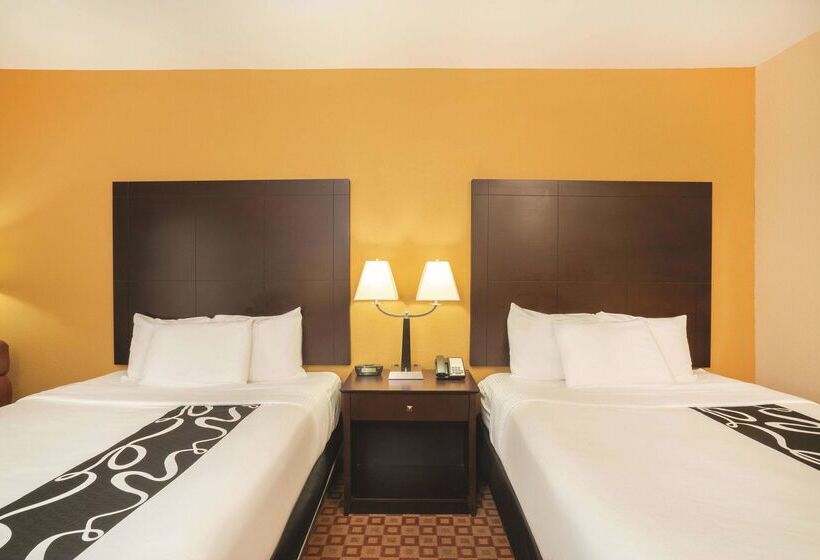 酒店 Comfort Inn & Suites Verona At Turning Stone Resort Casino