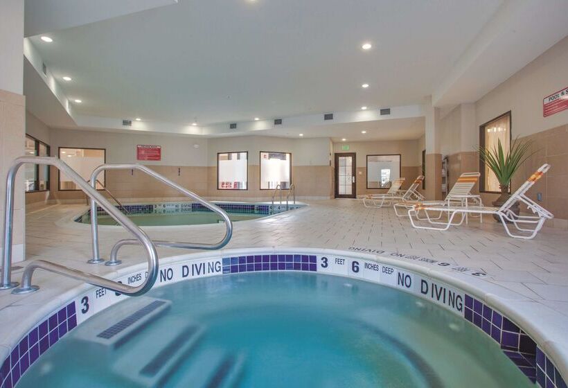 酒店 Comfort Inn & Suites Verona At Turning Stone Resort Casino