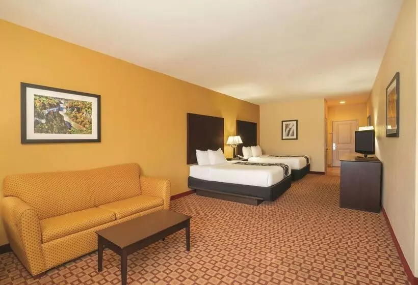 Hotel Comfort Inn & Suites Verona At Turning Stone Resort Casino