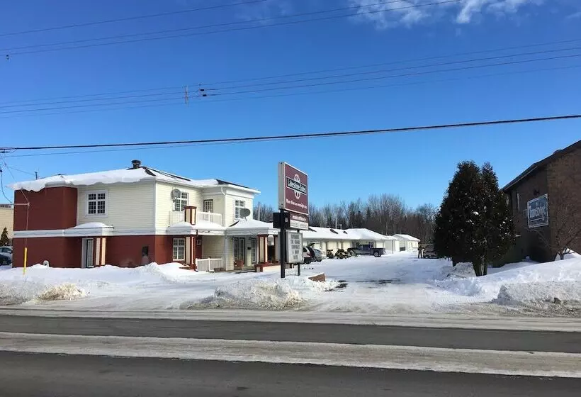 酒店 Lakeshore Suites