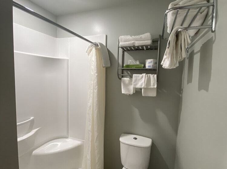 فندق Lakeshore Suites