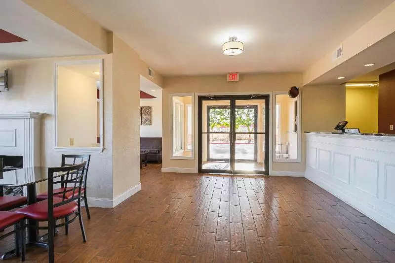 호텔 Red Roof Inn & Suites Scottsboro