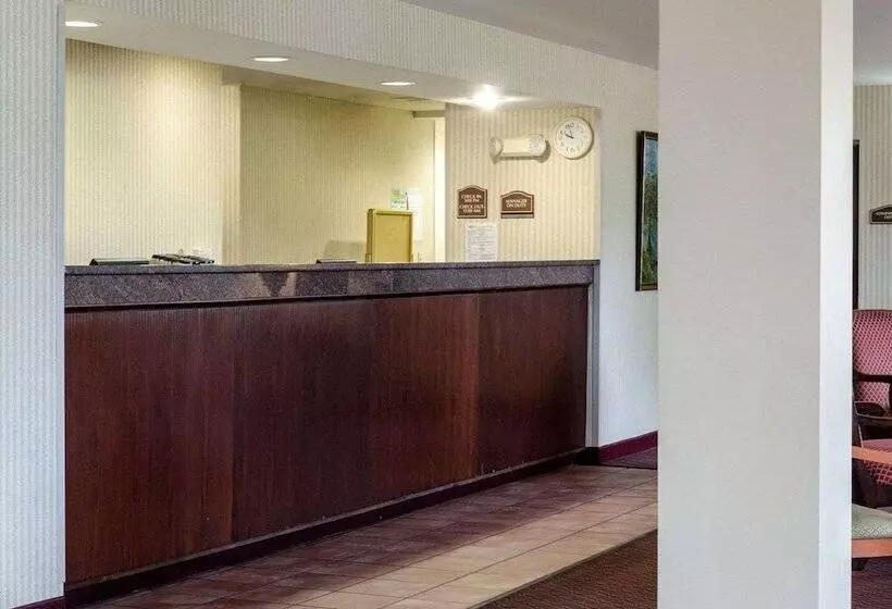 בית מלון כפרי Rodeway Inn