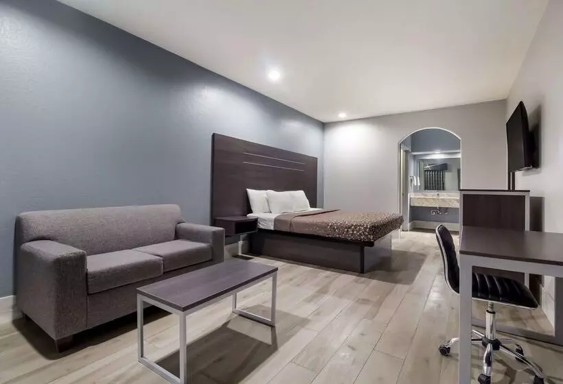 Отель Americas Best Value Platinum Inn & Suites