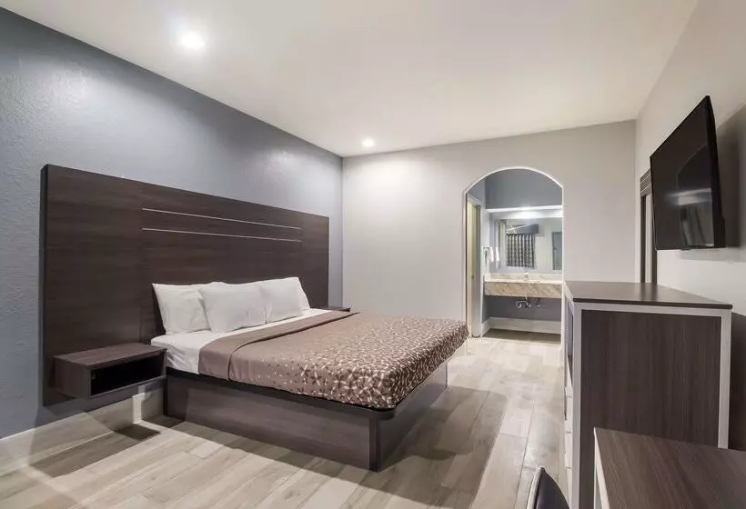 Отель Americas Best Value Platinum Inn & Suites