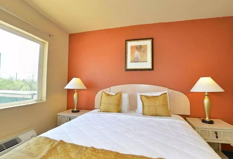 Отель Baymont By Wyndham Yuba City