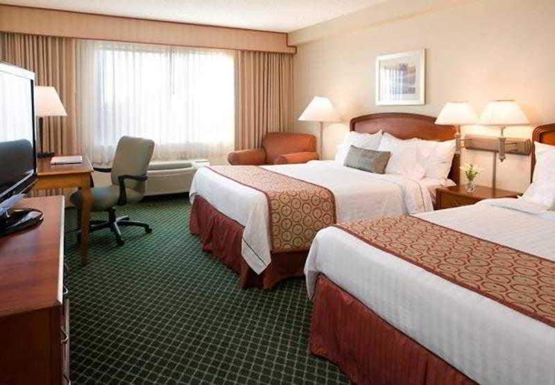 فندق Courtyard By Marriott Newark Silicon Valley