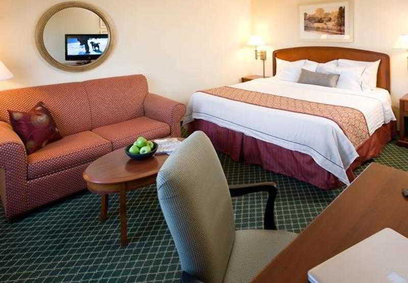 فندق Courtyard By Marriott Newark Silicon Valley