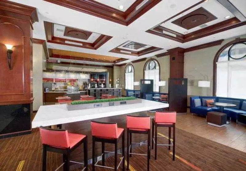 هتل Courtyard By Marriott Norfolk Downtown