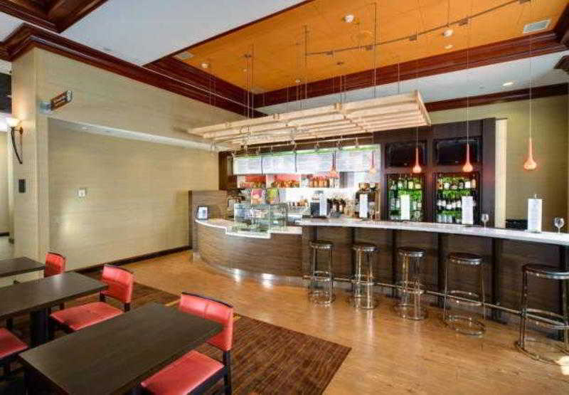 فندق Courtyard By Marriott Norfolk Downtown