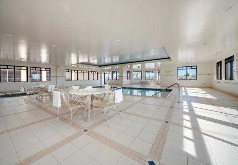 فندق Courtyard By Marriott Norfolk Downtown