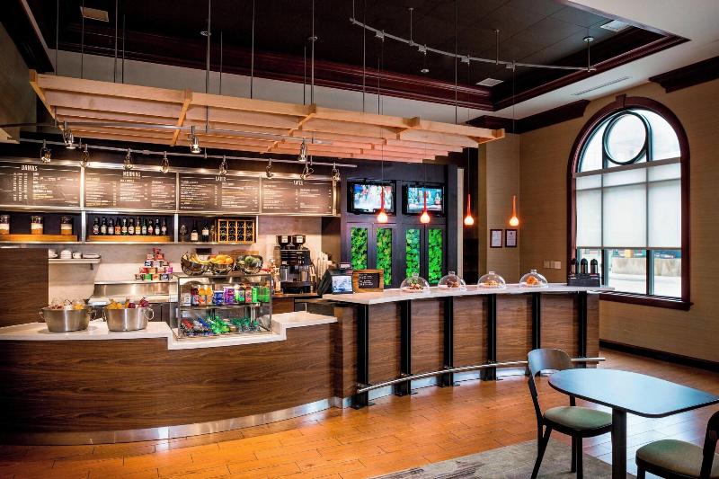 فندق Courtyard By Marriott Norfolk Downtown