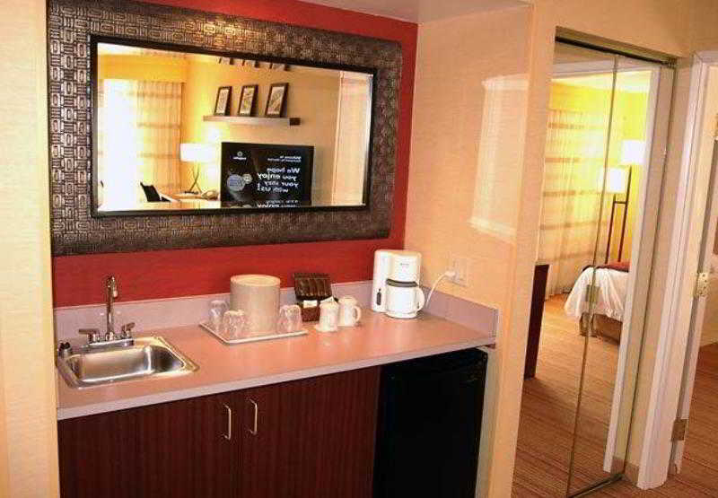 فندق Courtyard By Marriott Traverse City