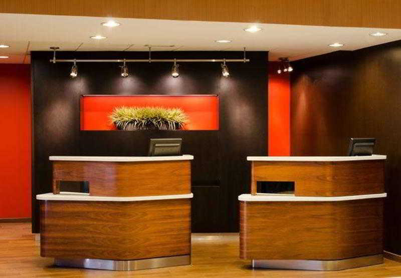 فندق Courtyard By Marriott Traverse City