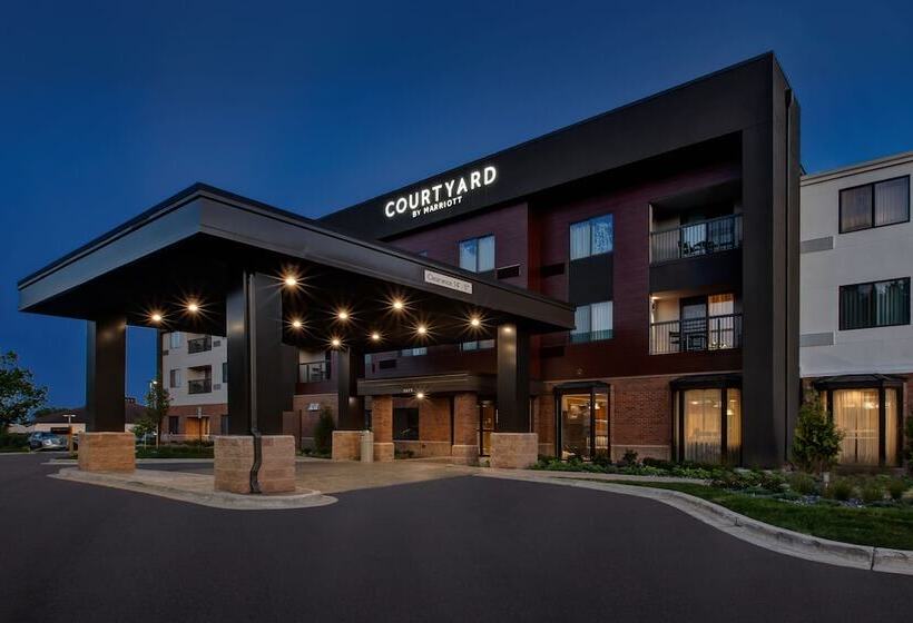 فندق Courtyard By Marriott Traverse City