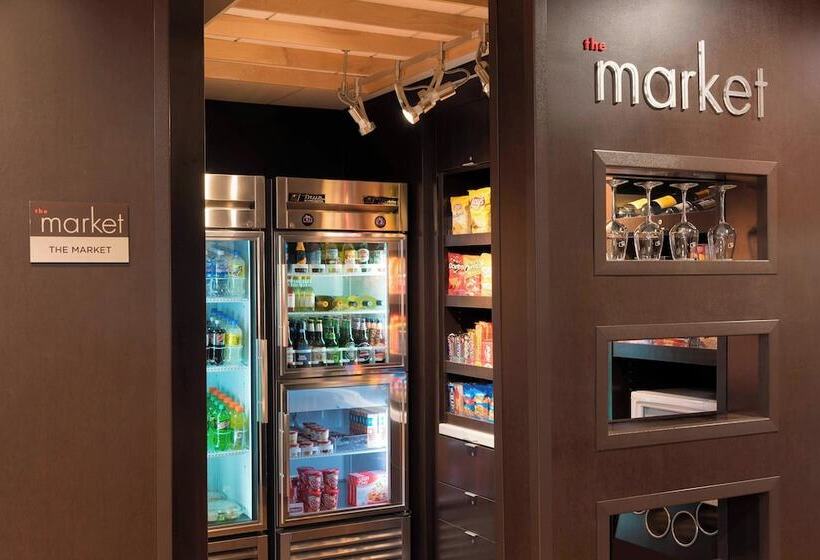 فندق Courtyard By Marriott Traverse City