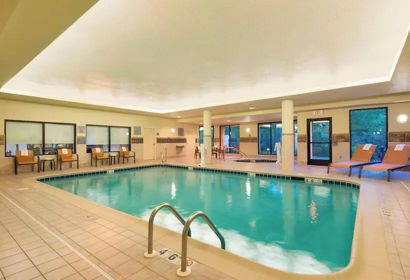 Hotel Courtyard By Marriott Traverse City
