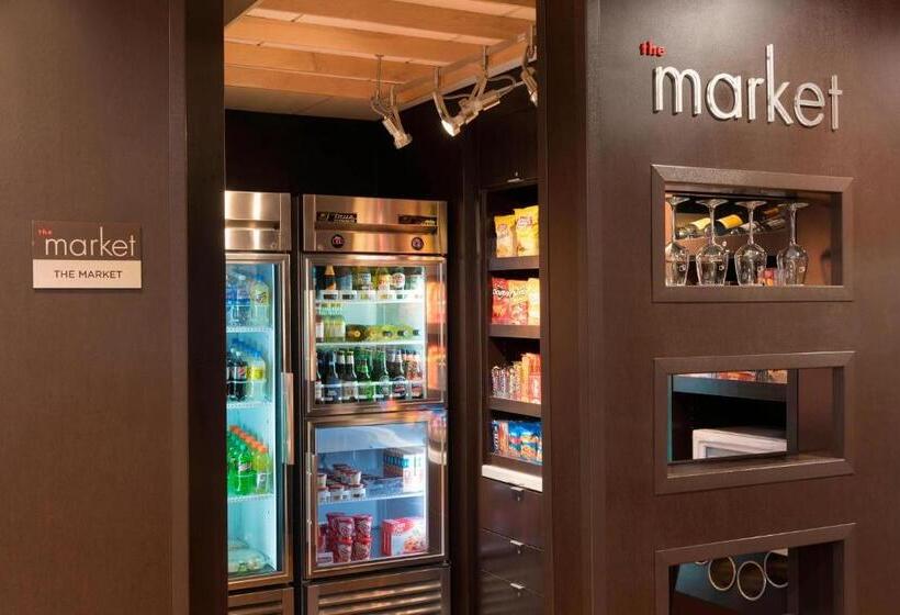 فندق Courtyard By Marriott Traverse City