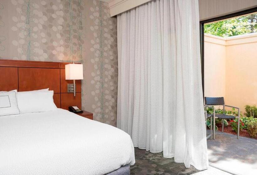 فندق Courtyard By Marriott Traverse City