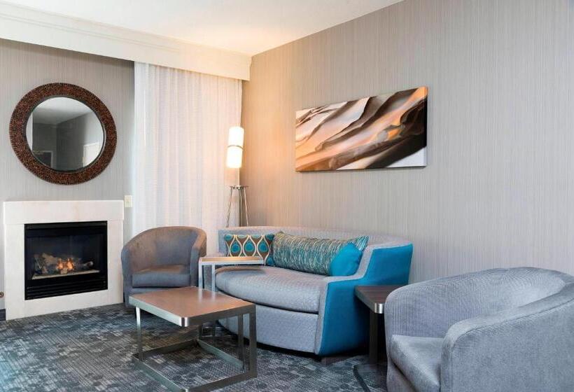 فندق Courtyard By Marriott Traverse City