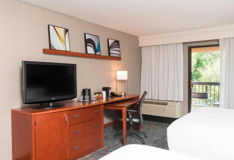 فندق Courtyard By Marriott Traverse City