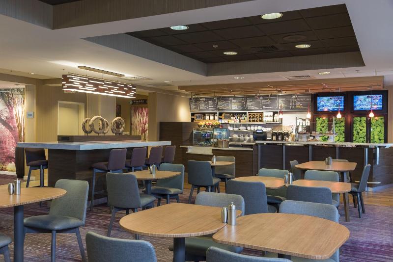 فندق Courtyard By Marriott Traverse City