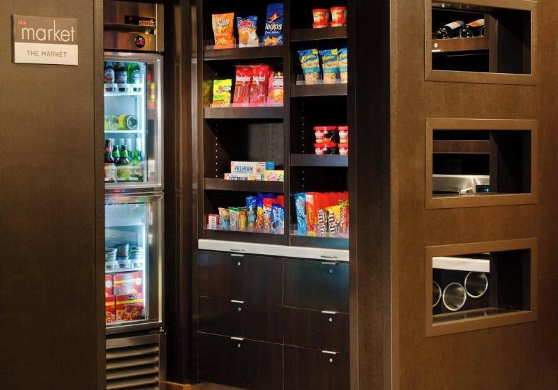 فندق Courtyard By Marriott Traverse City