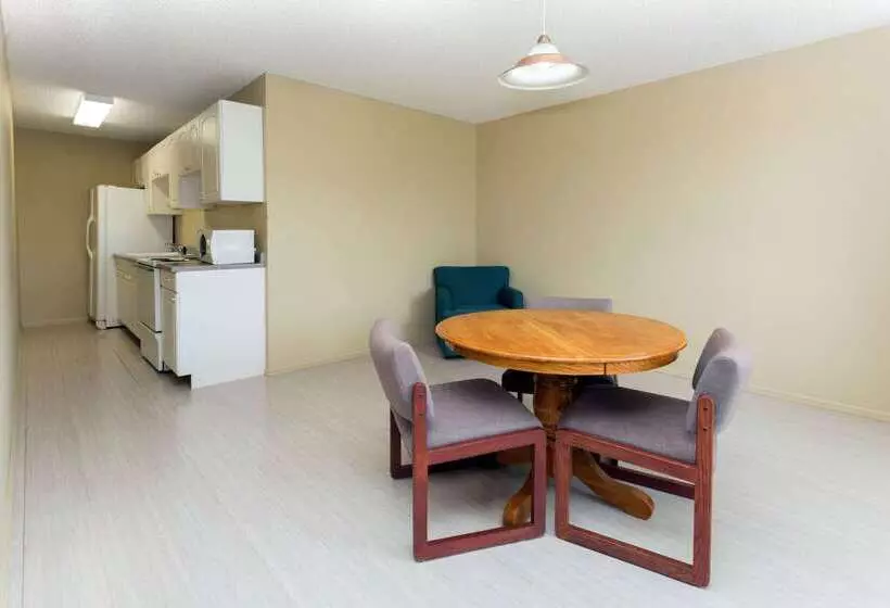 هتل Days Inn By Wyndham Colorado Springs Airport