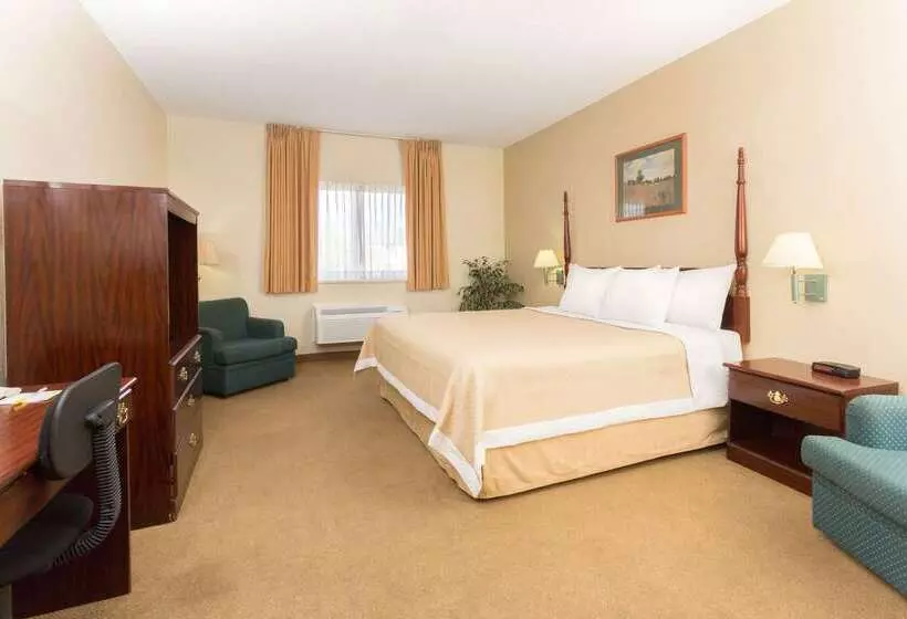 هتل Days Inn By Wyndham Colorado Springs Airport