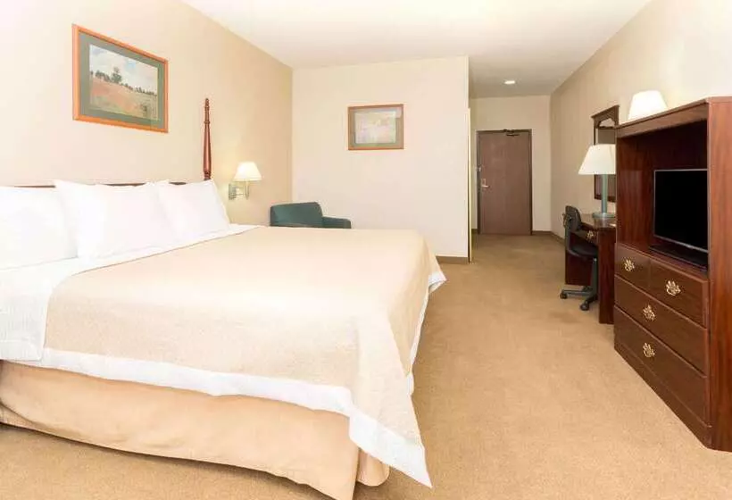 هتل Days Inn By Wyndham Colorado Springs Airport