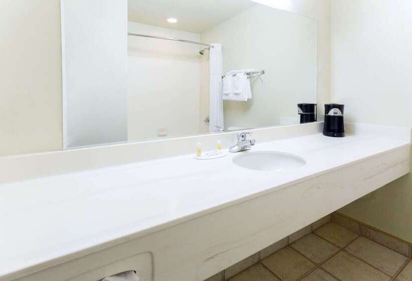 酒店 Days Inn By Wyndham Colorado Springs Airport