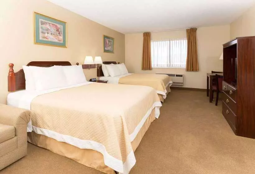 هتل Days Inn By Wyndham Colorado Springs Airport
