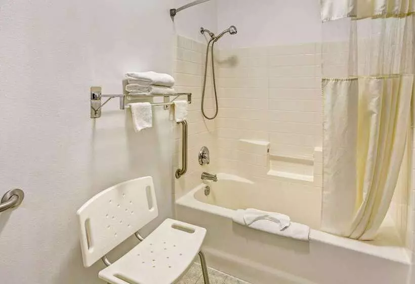 호텔 Days Inn & Suites By Wyndham Gresham