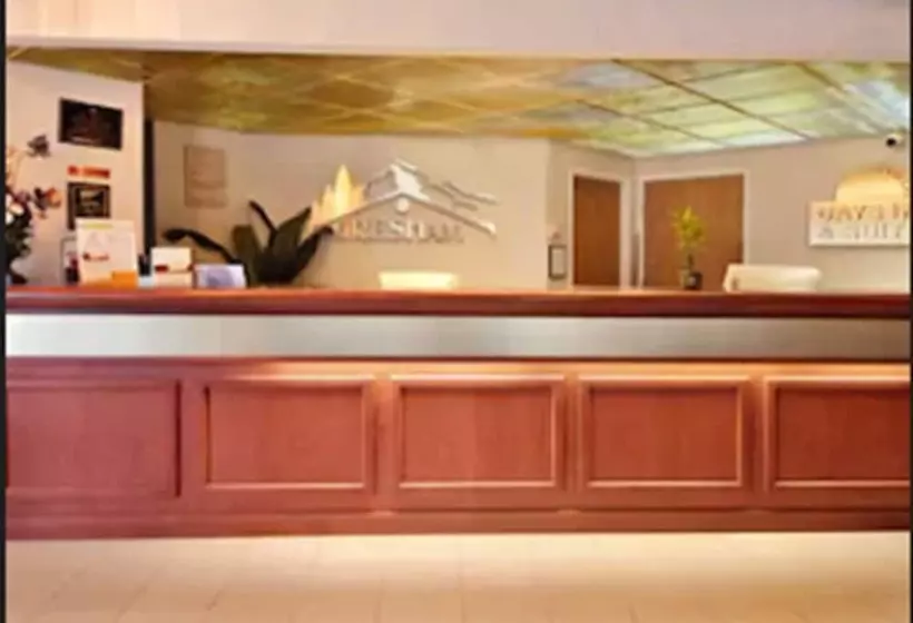 호텔 Days Inn & Suites By Wyndham Gresham