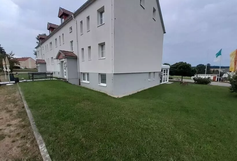 Отель Edit Pension Rossau