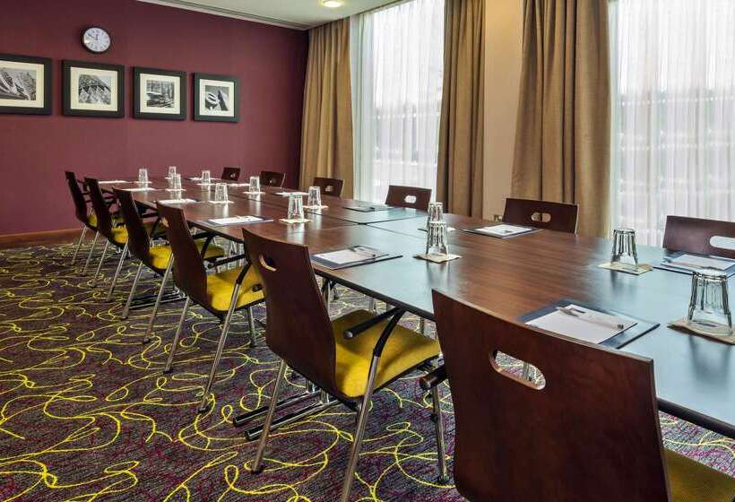 فندق Hampton By Hilton London Luton Airport