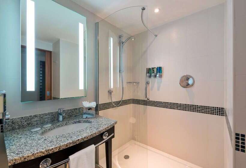 فندق Hampton By Hilton London Luton Airport