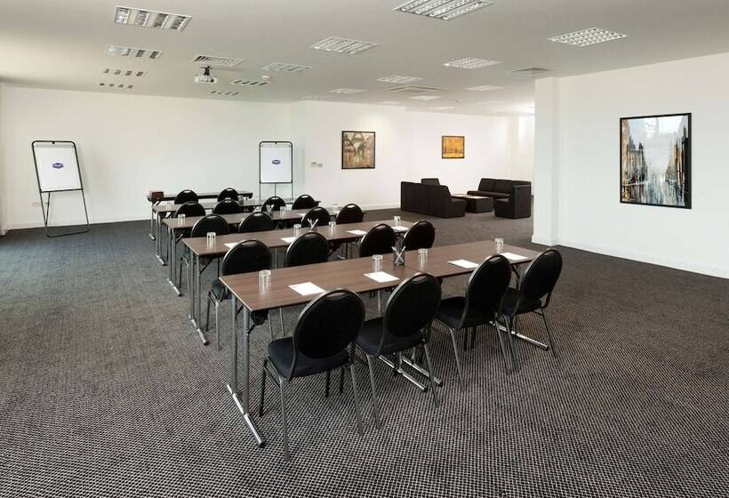 فندق Hampton By Hilton London Luton Airport