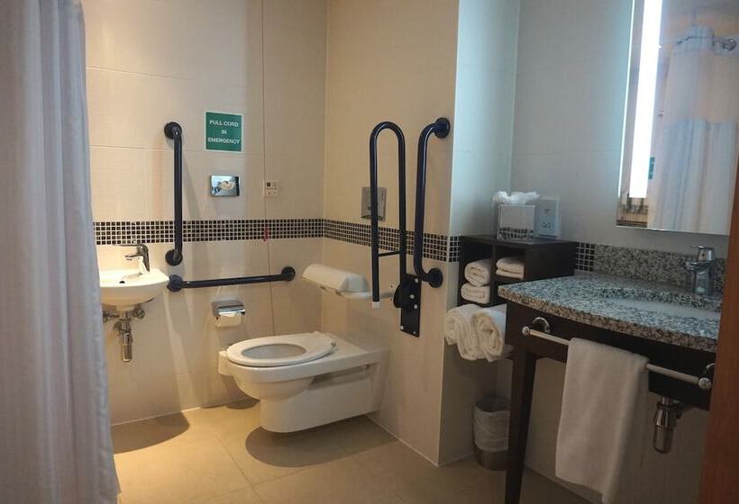 فندق Hampton By Hilton London Luton Airport