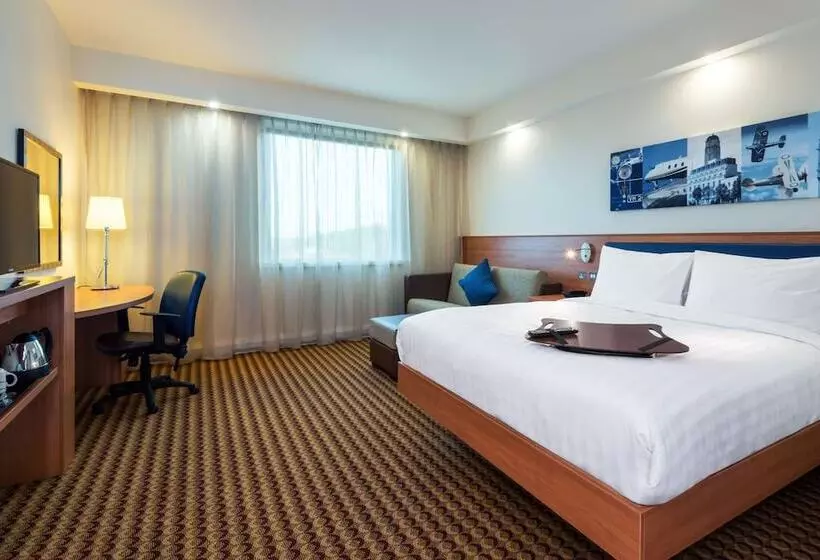 Hotel Hampton By Hilton London Luton Airport