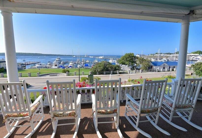 Отель Island House