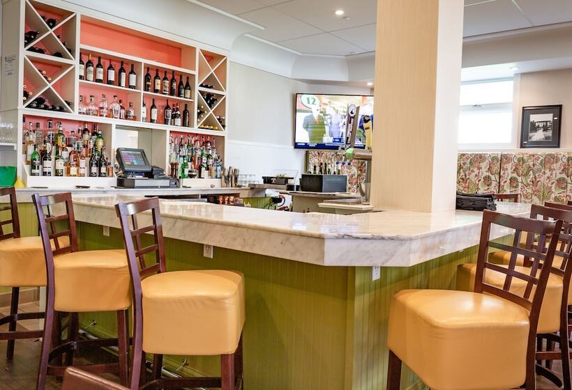 Отель Island House