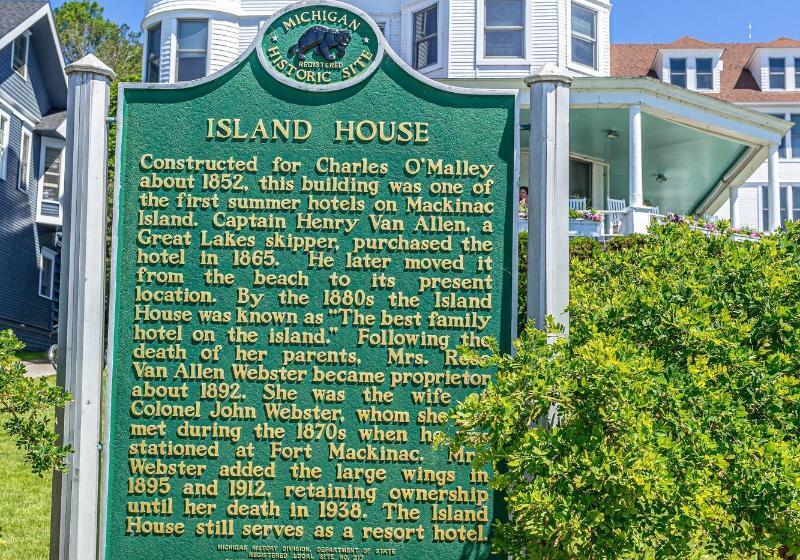 Отель Island House