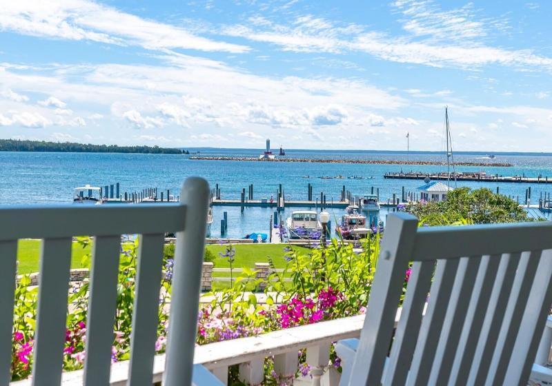 Отель Island House